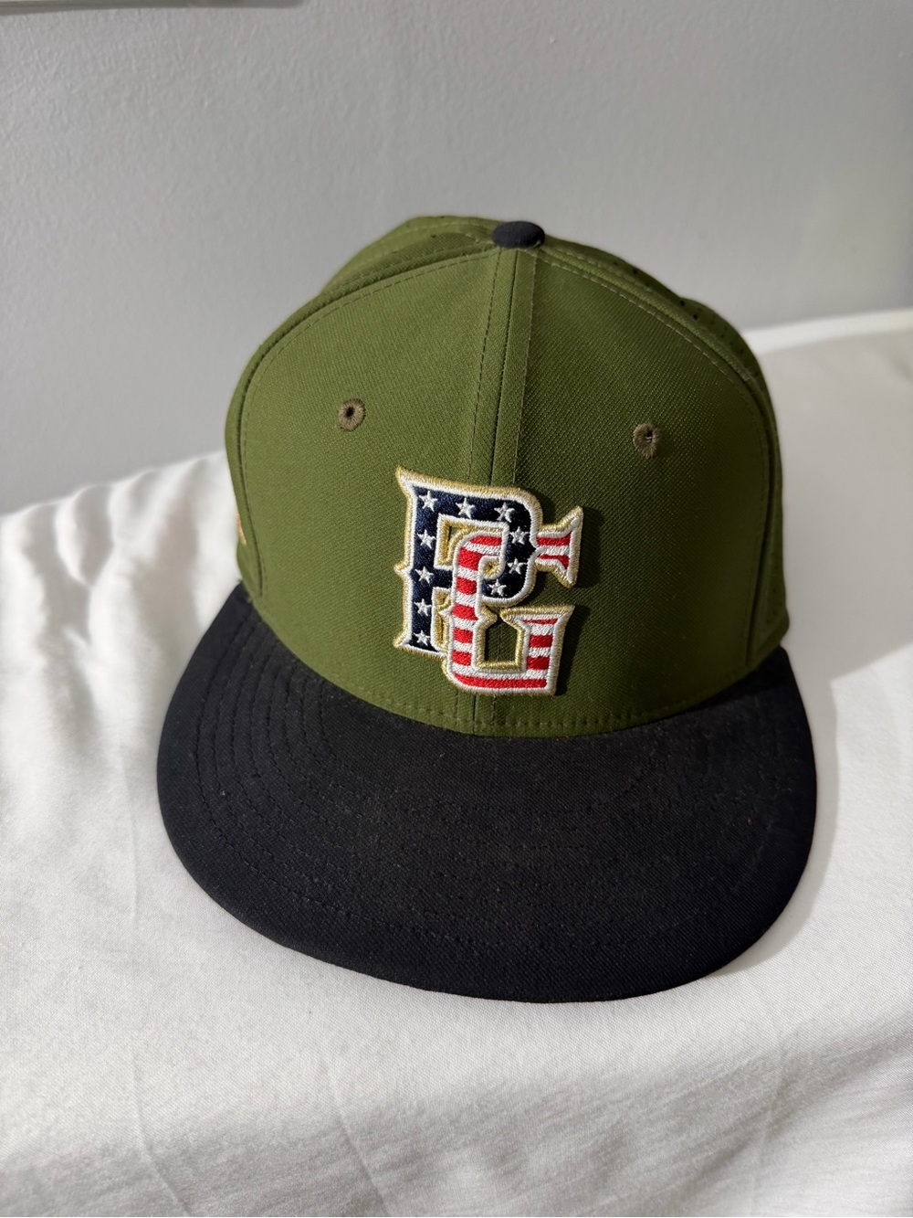 Olive Green and Black Men’s Flat-Brim Hat with American Flag Patch
